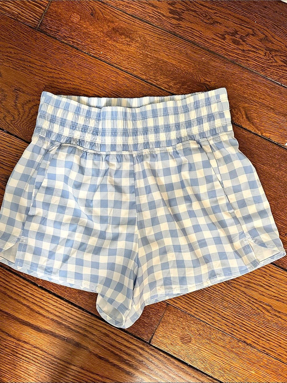 Old Navy Extra High-Rise Short Gingham Athletic Shorts in Blue & White Size Smal